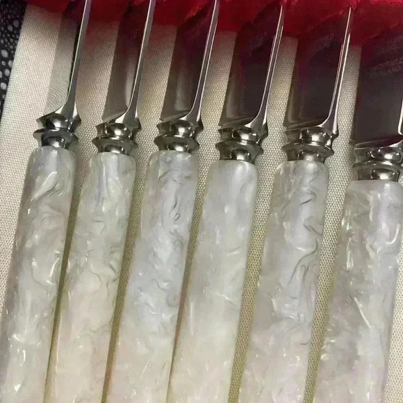 Vintage
PREMIER CUTLERY  CMPY Genuine Mother of Pearl Stainless Steel knife set - Picture 13 of 16